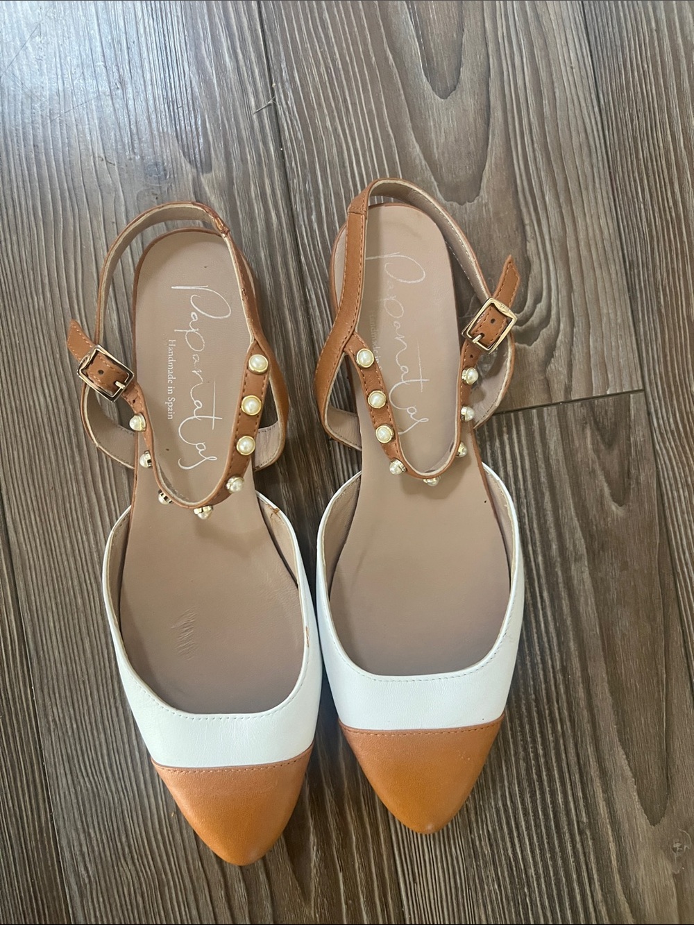 Papanatas Eli 1957 White and Tan Pointed-Toe Studded Slingback Flats